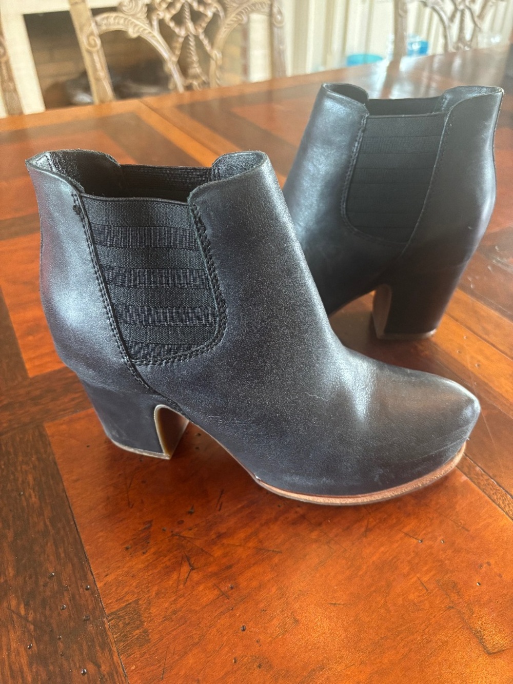 Korkease Black Leather Chelsea Boot